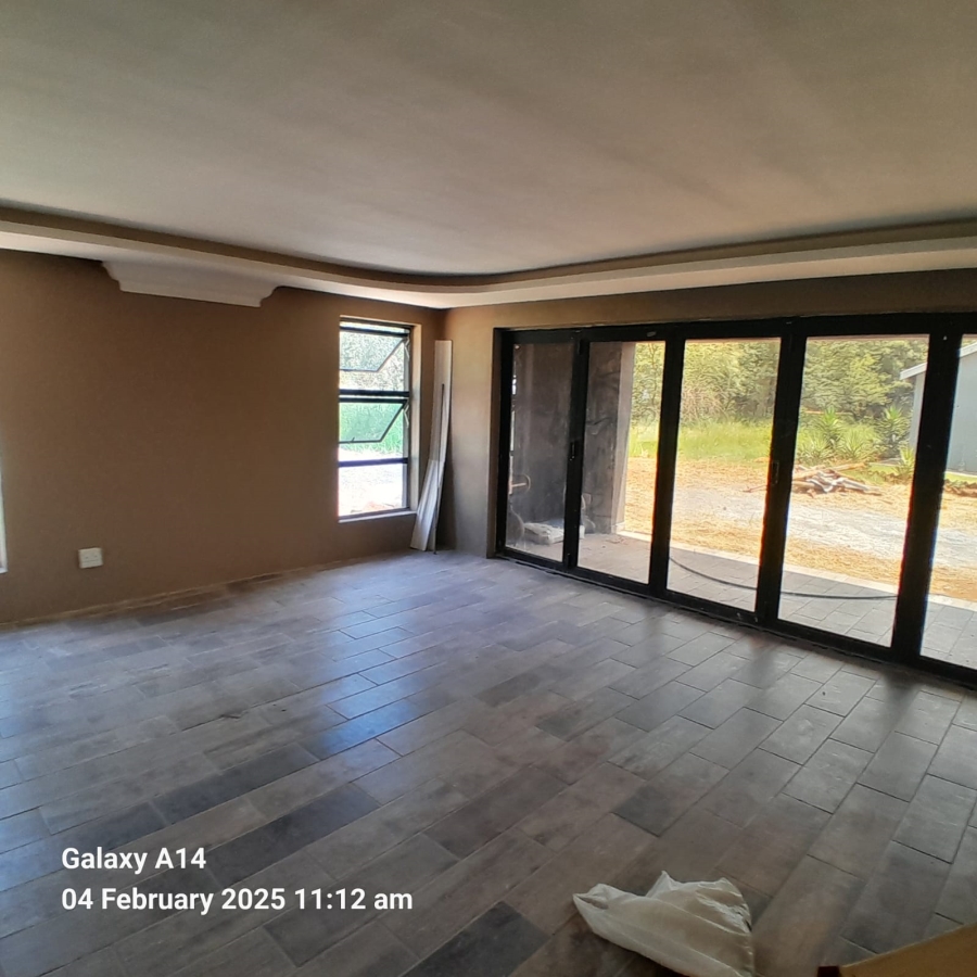 5 Bedroom Property for Sale in Buffelspoort Eco Estate North West